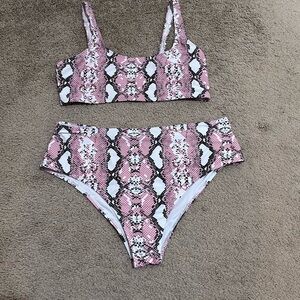 This is a swimsuit from Shein only worn twice in great condition.